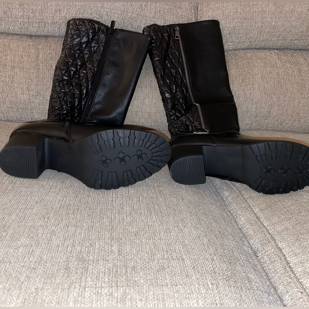 Black Knee High Boots with Quilted Back - Picture 5 of 5